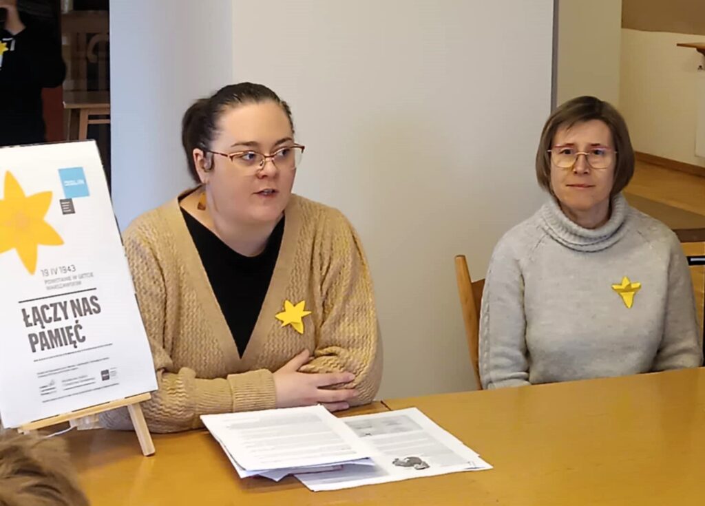 uczestnicy lekcji bibliotecznej