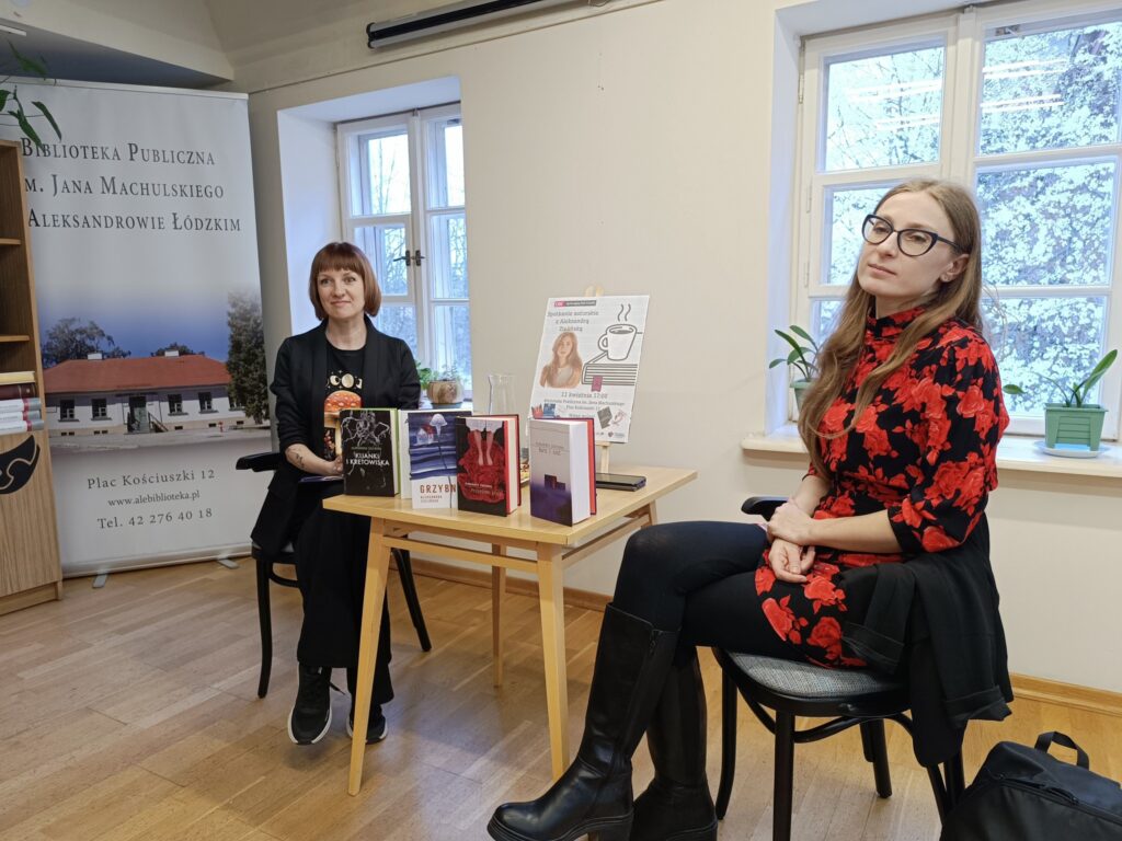 Aleksandra Zielińska z prowadzącą spotkanie Joanną Radek